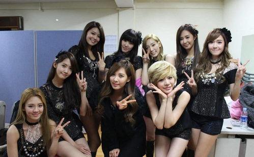 网红女孩吃瓜事件真相,真相背后的惊人内幕